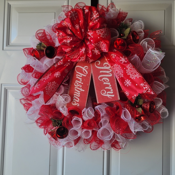 Other - Elegant Red and White Holiday Wreath